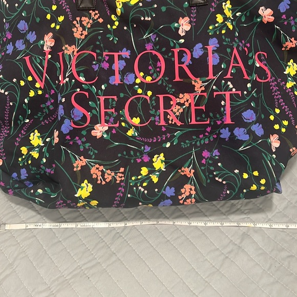 Victoria Secret Large Bag Tote w Flowers - Picture 2 of 8